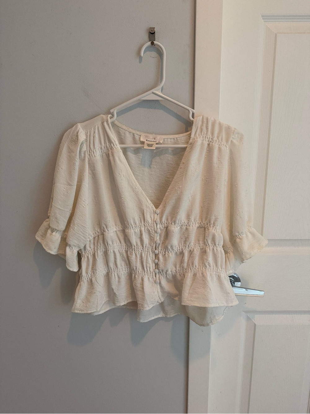 Urban Romantics puff sleeves ruched top, size L